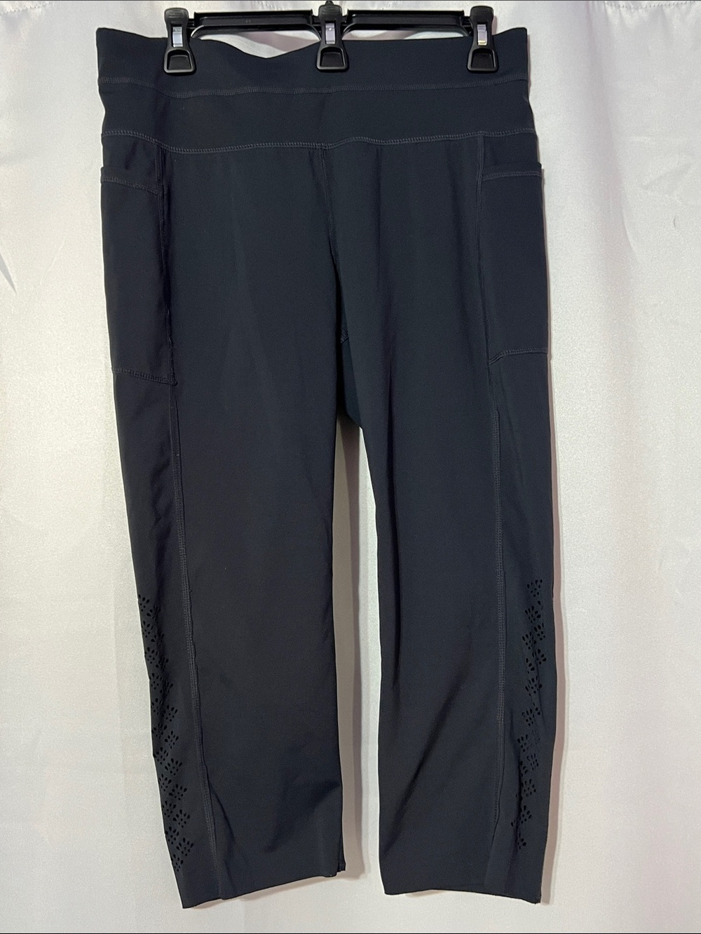 Tangerine Women’s Black Workout Performance Capri Pants Size Large